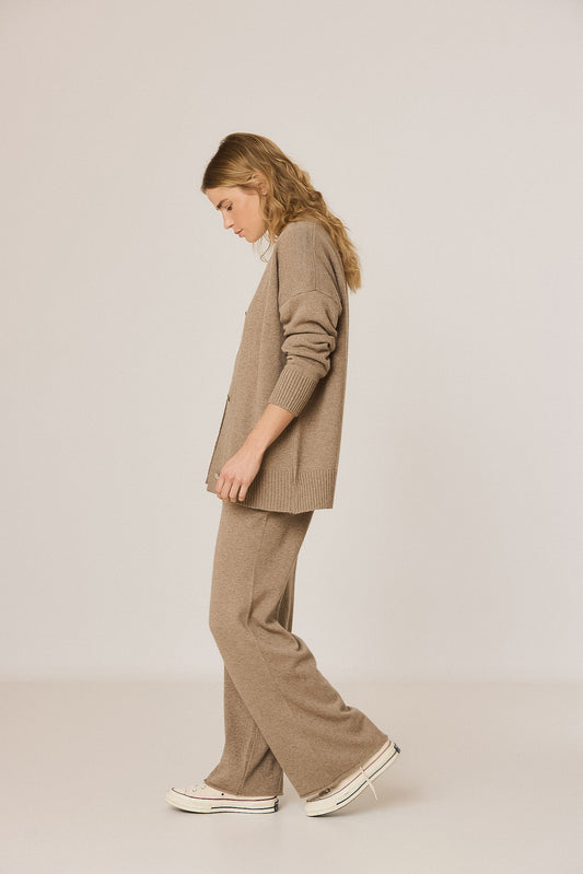 PANTALÓN CROP CON CASHMERE 2