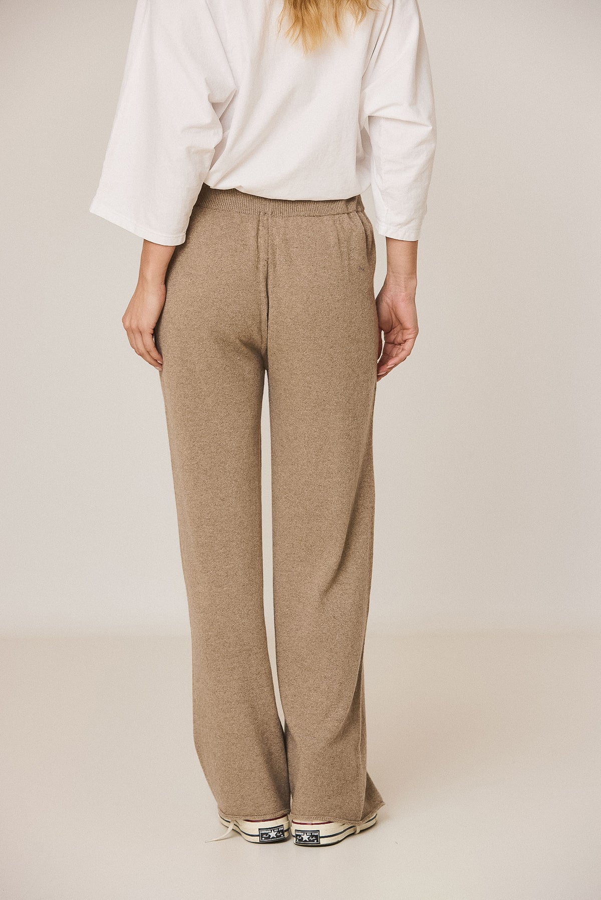 PANTALÓN CROP CON CASHMERE