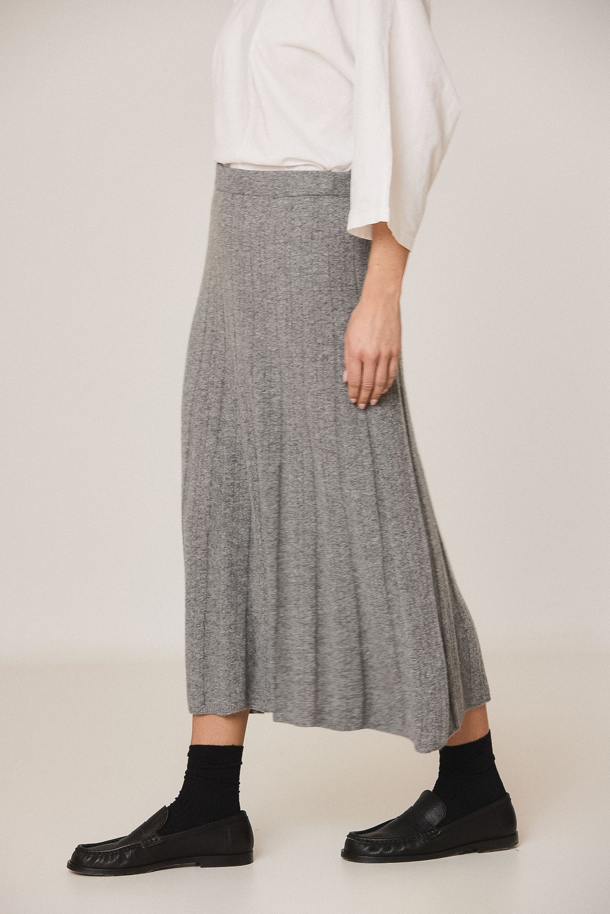 FALDA MIDI CANALÉ CON CASHMERE
