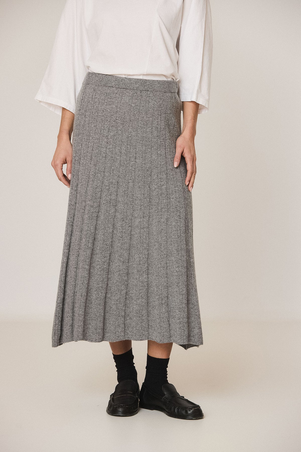 FALDA MIDI CANALÉ CON CASHMERE