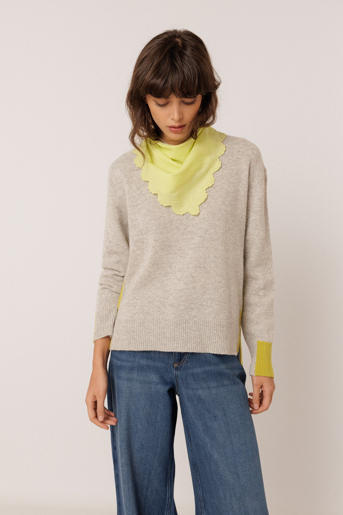 PULL DÉTAIL FLUO AVEC CACHEMIRE