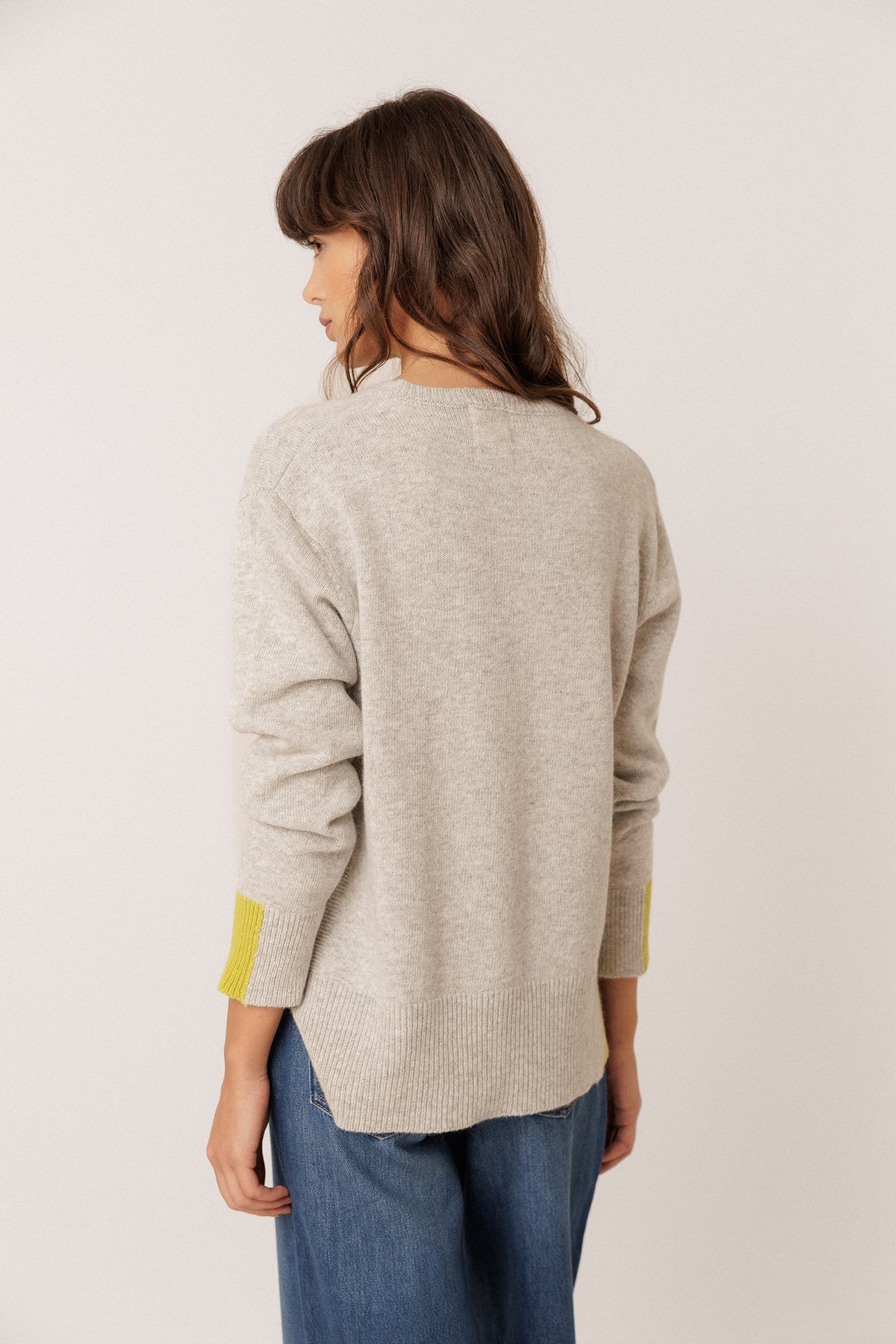 PULL DÉTAIL FLUO AVEC CACHEMIRE