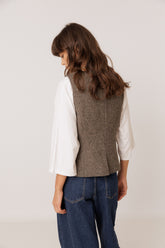 FITTED WOOL VEST