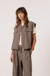 PUFFY-HEM VEST