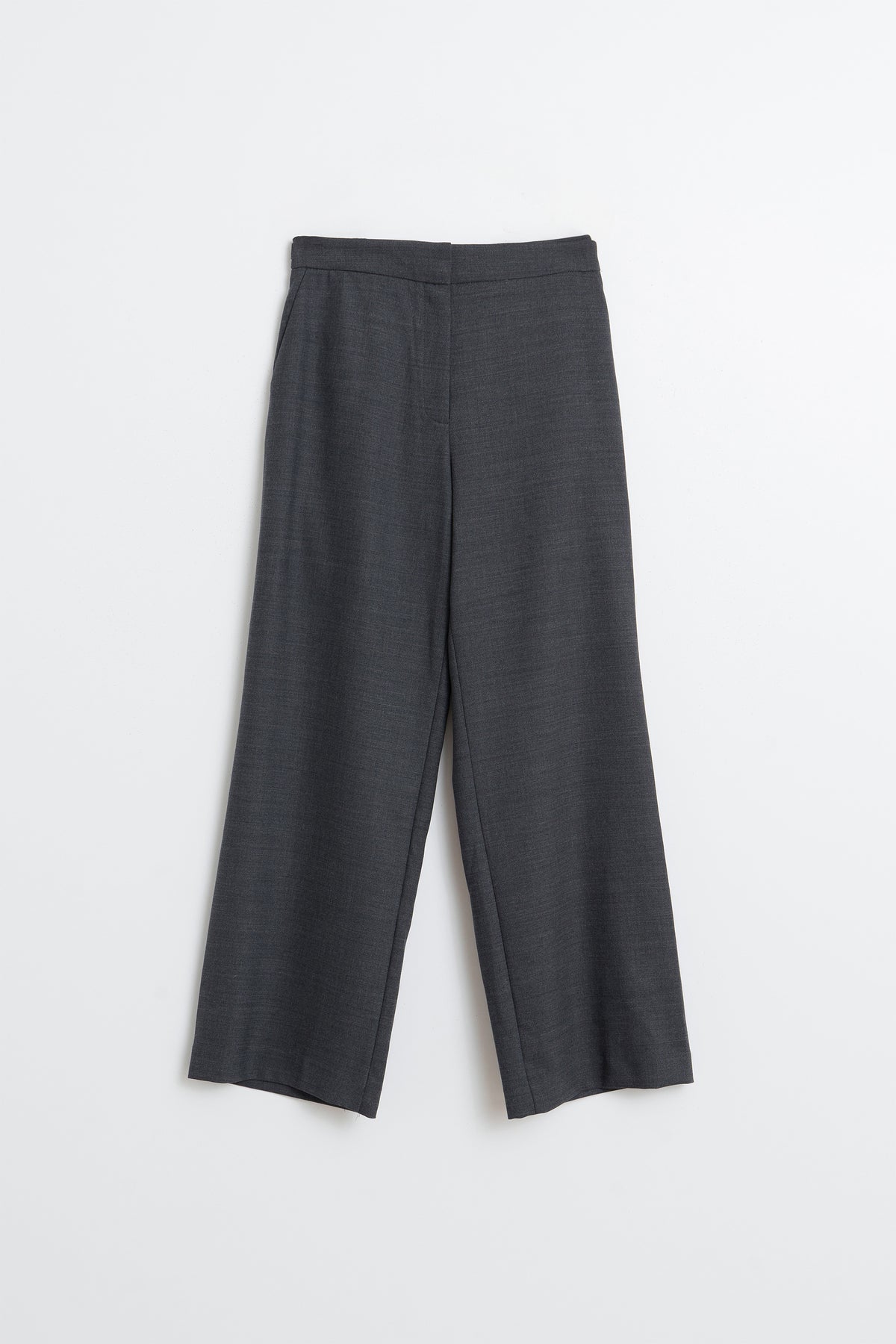 CHALECO ENTALLADO + PANTALÓN RECTO