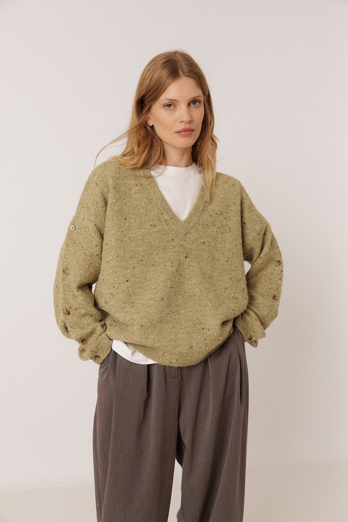 BUTTONED-SLEEVE NEPS SWEATER