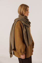 FRAYED FOULARD