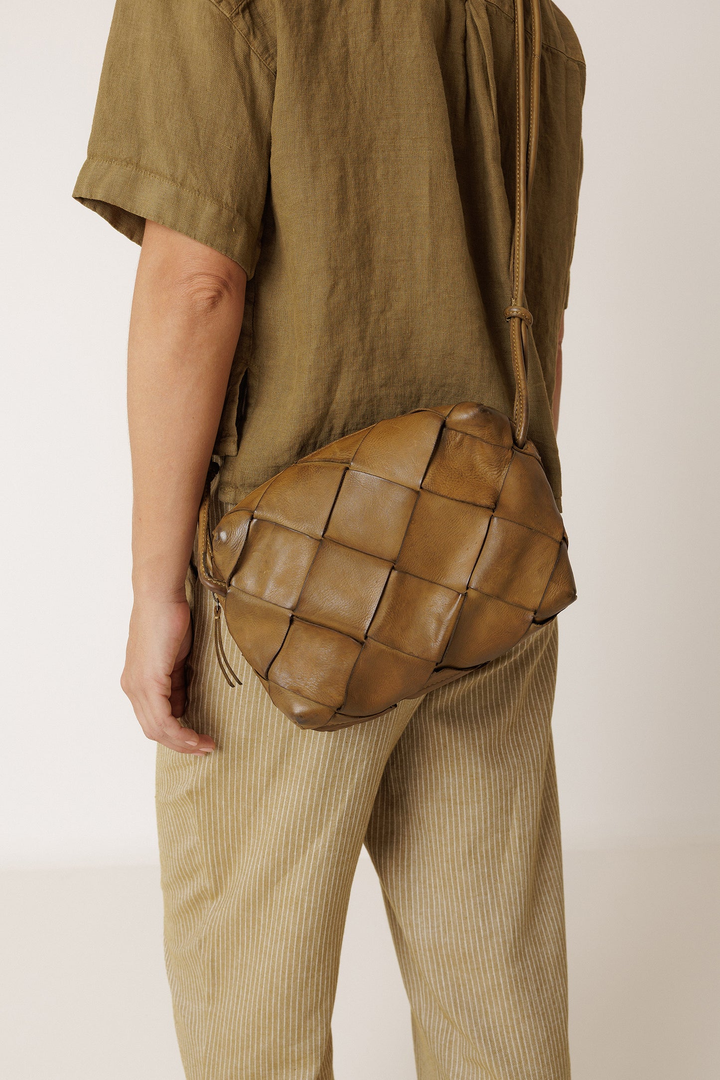 [CL] CROSSBODY BOX LEATHER BAG