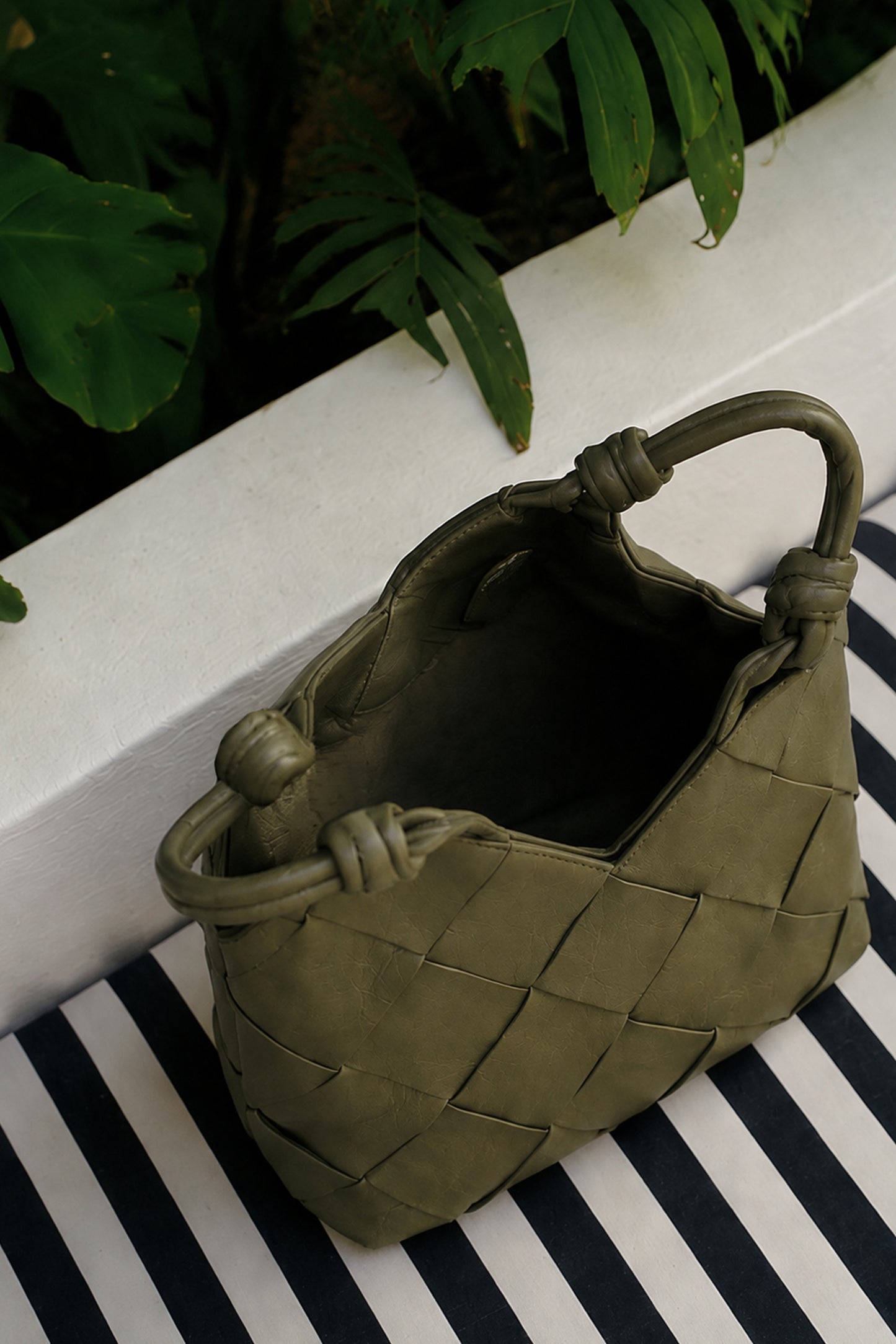 BOLSO NUDOS PIEL