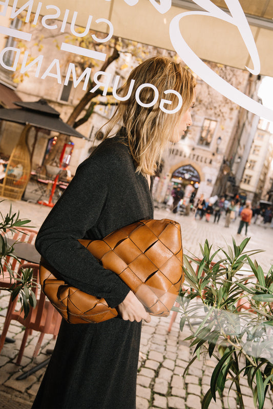 MAXI WOVEN LEATHER BAG 2