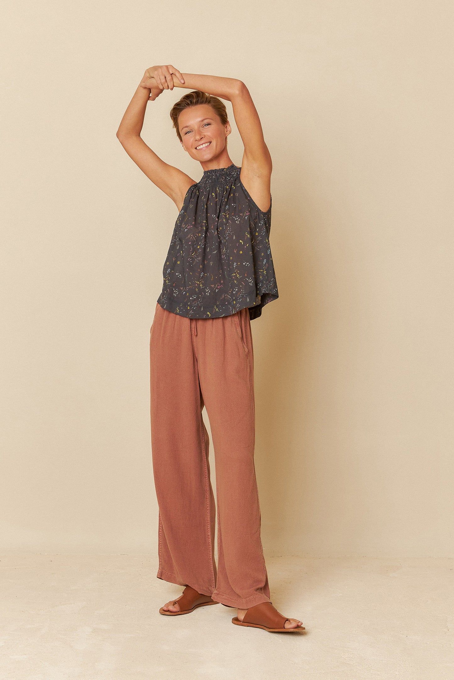 HALTER COLLAR TOP
