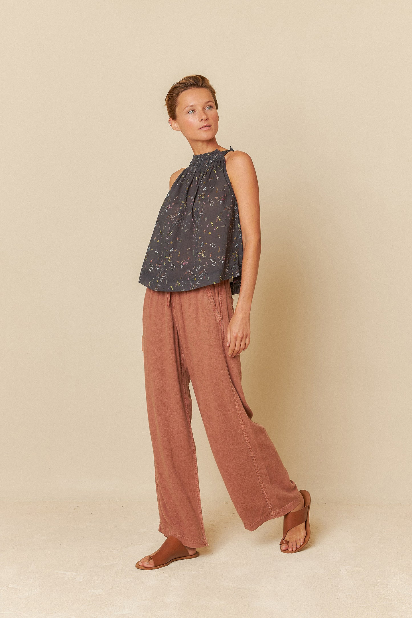 HALTER COLLAR TOP