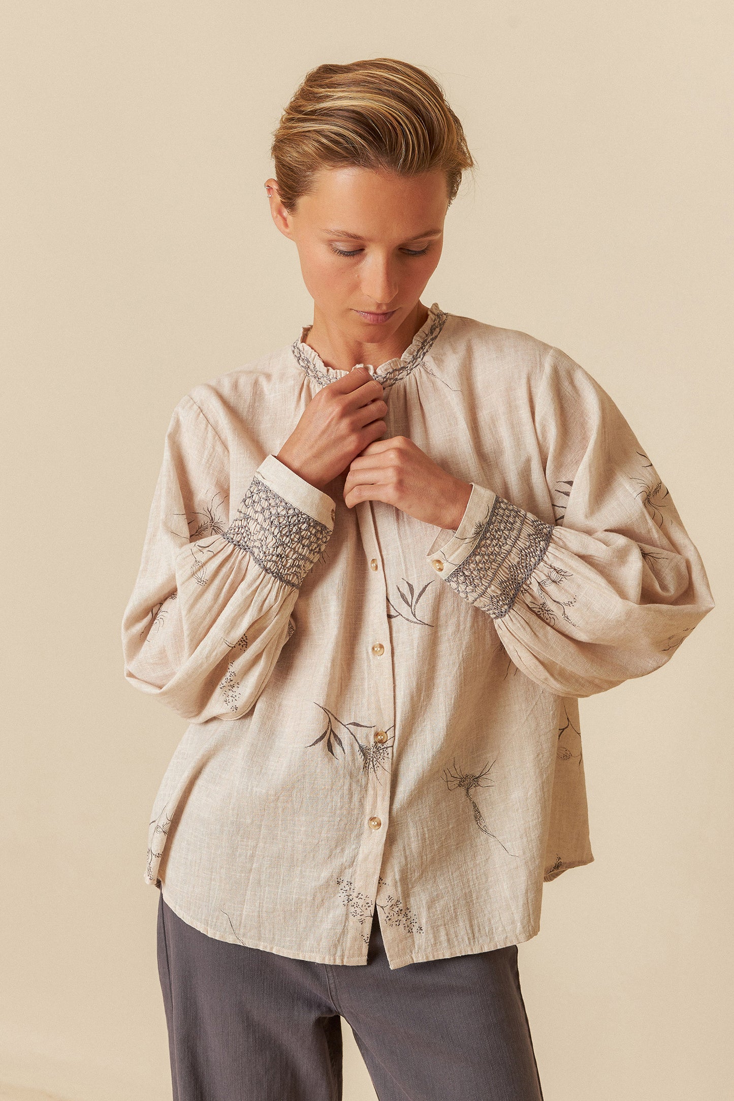 FLOWER PRINT SHIRT WITH FEATHER DETAILS