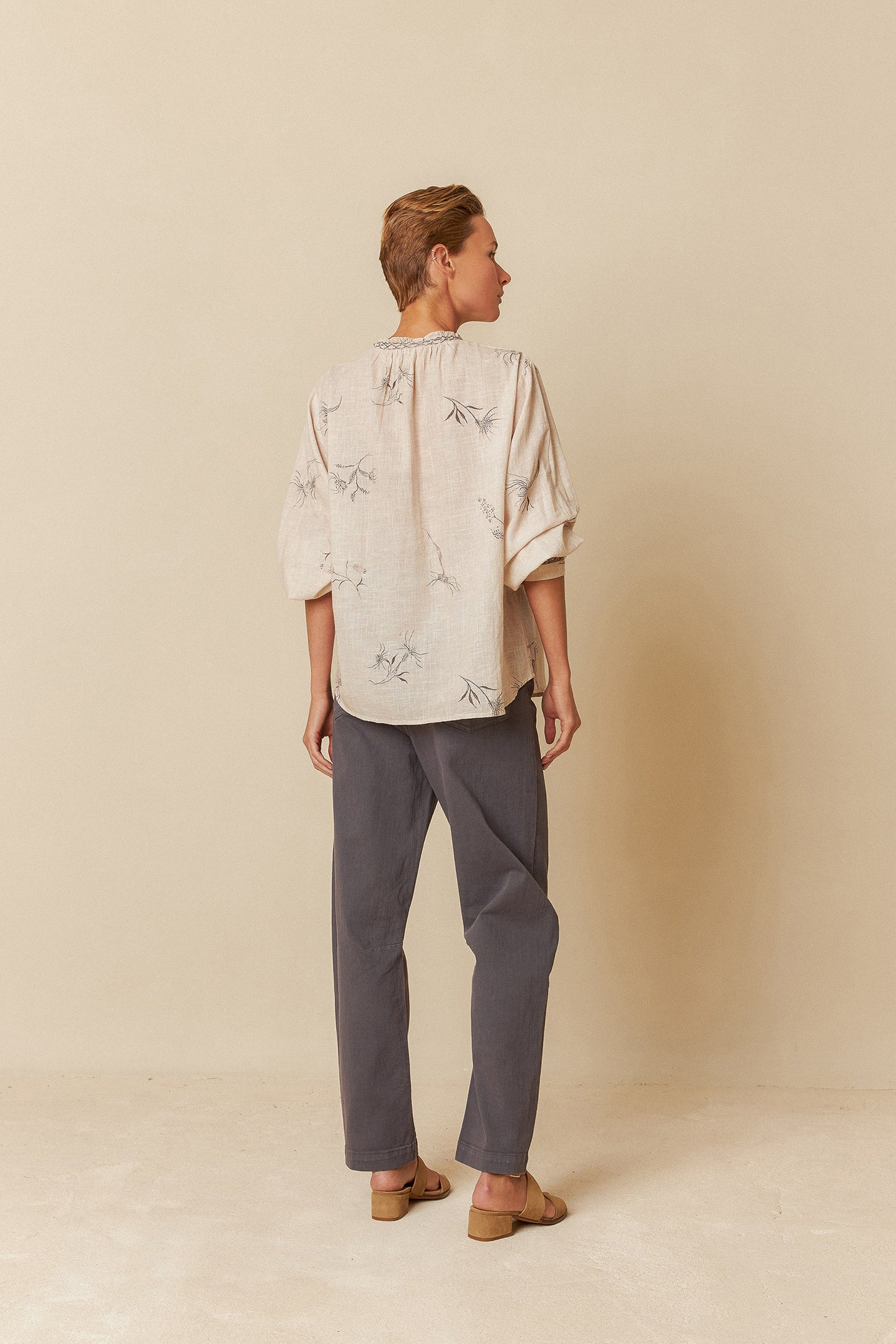 FLOWER PRINT SHIRT WITH FEATHER DETAILS
