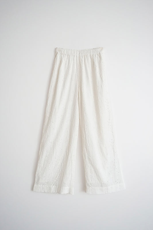 PANTALÓN BORDADO SUIZO