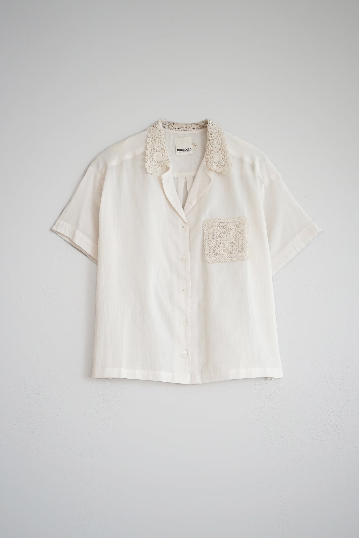 [CL] CROCHET PATCH SHIRT
