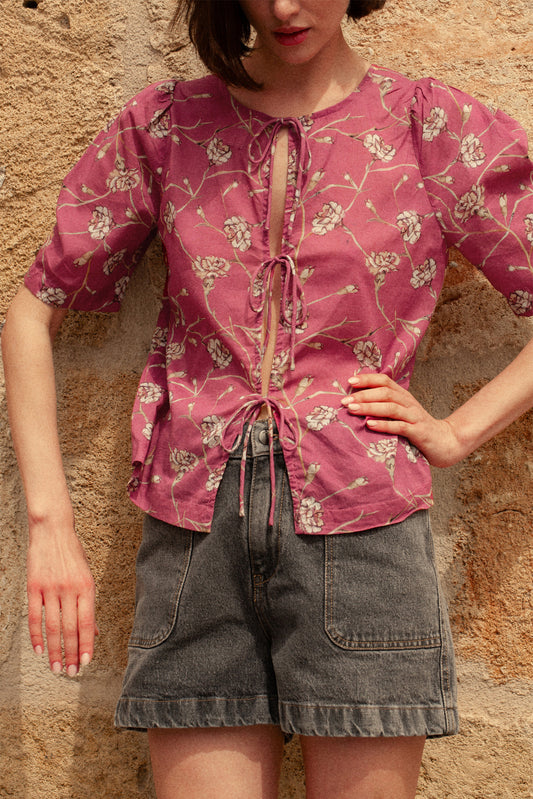 TIE-CLOSURE BLOUSE