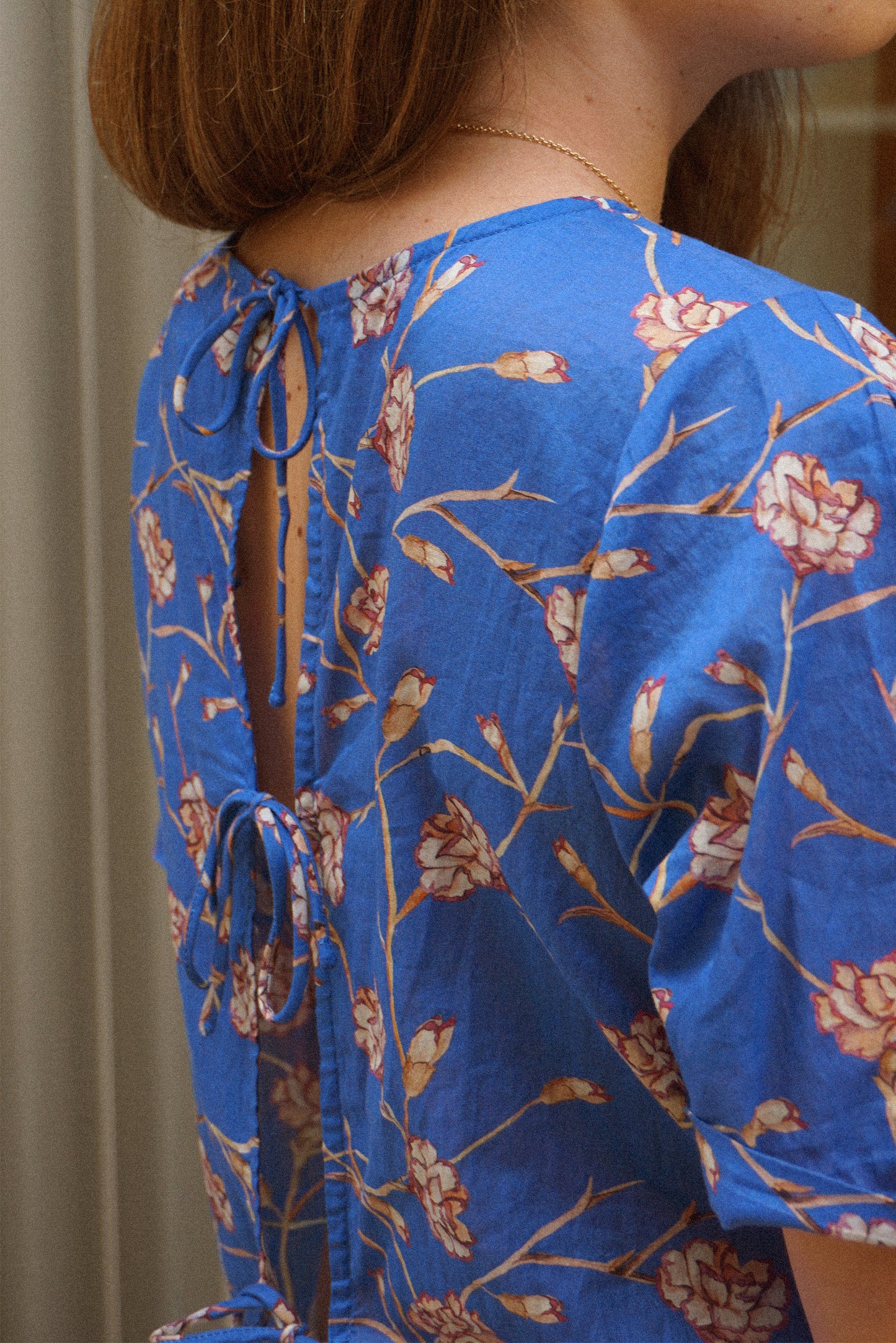 BLOUSE FERMETURE À LAÇADE
