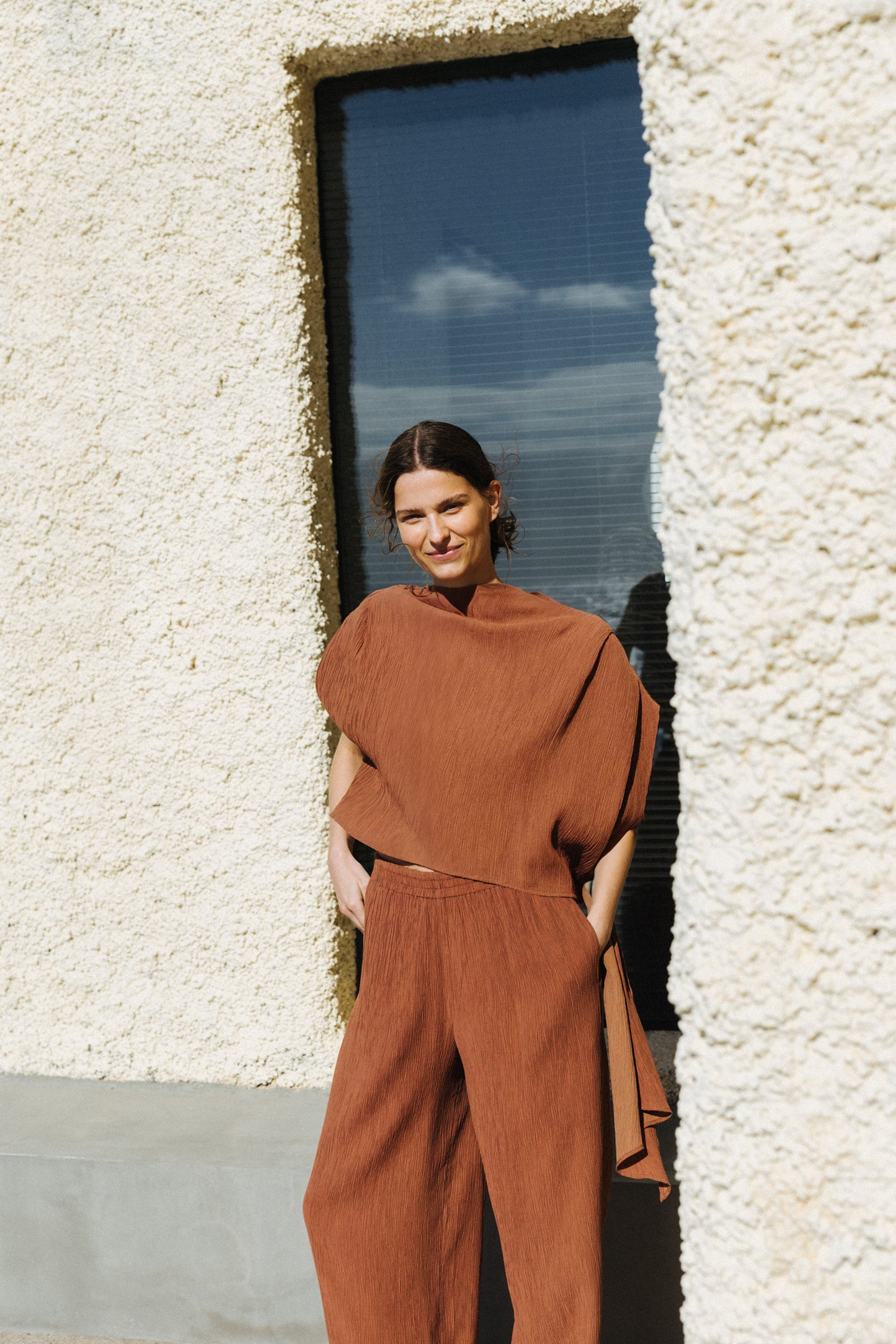 [CL] ASYMMETRIC-COLLAR BLOUSE