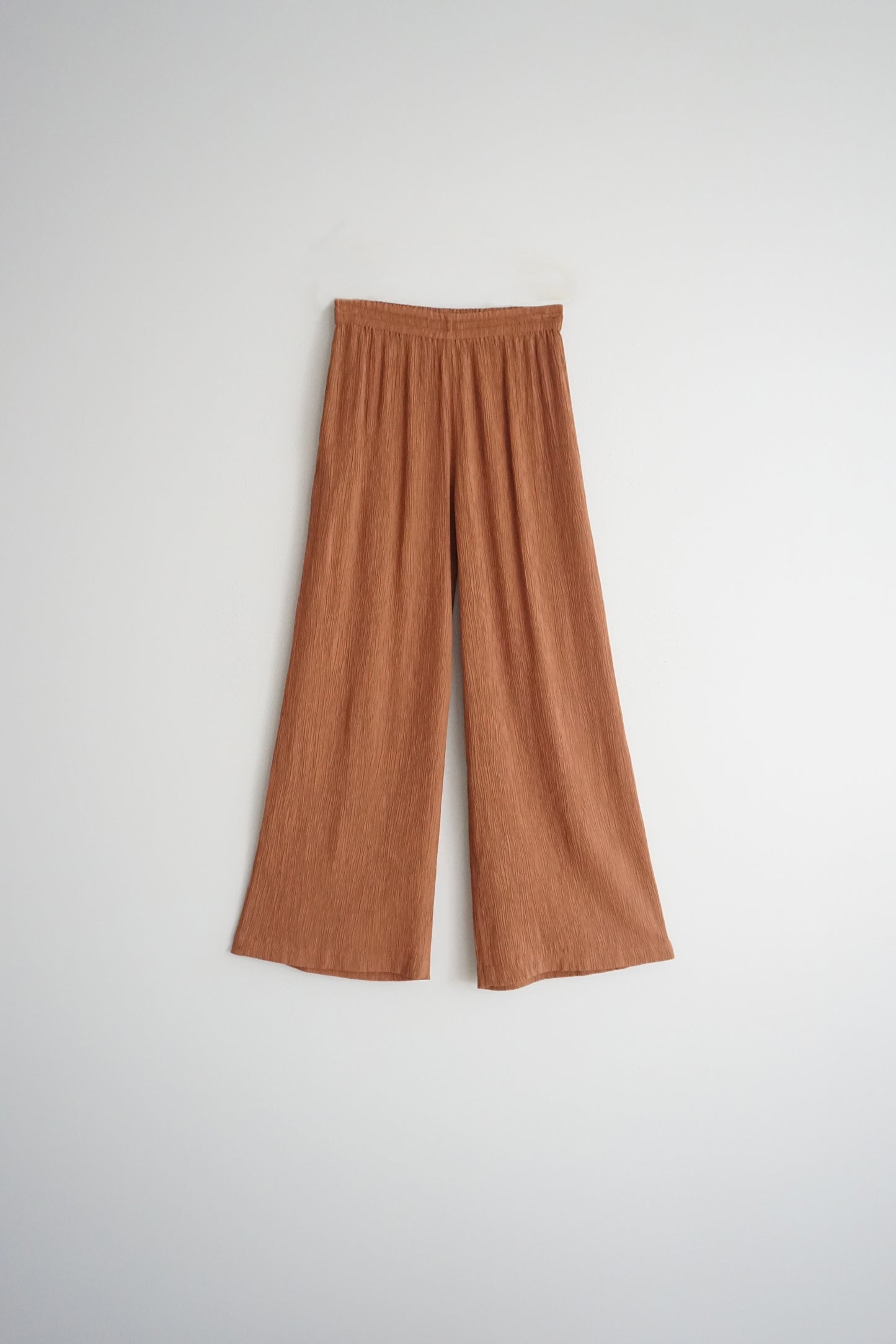 PANTALON ÉLASTIQUÉE TEXTURÉ