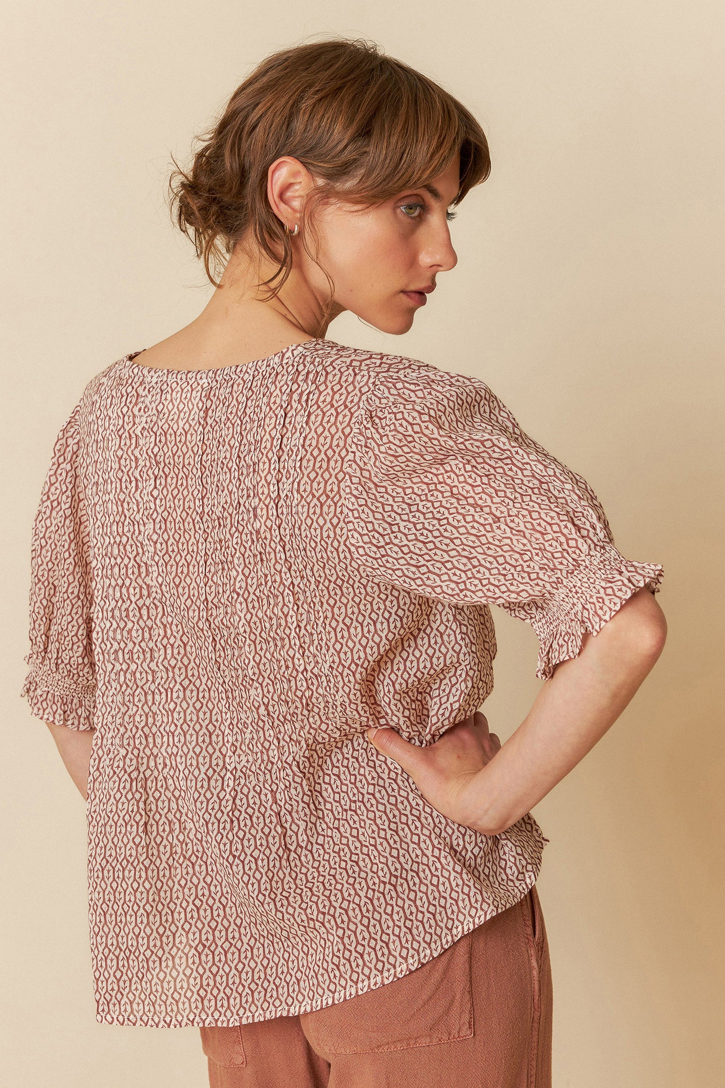 [CL] ELASTIC SHORT SLEEVE SHIRT