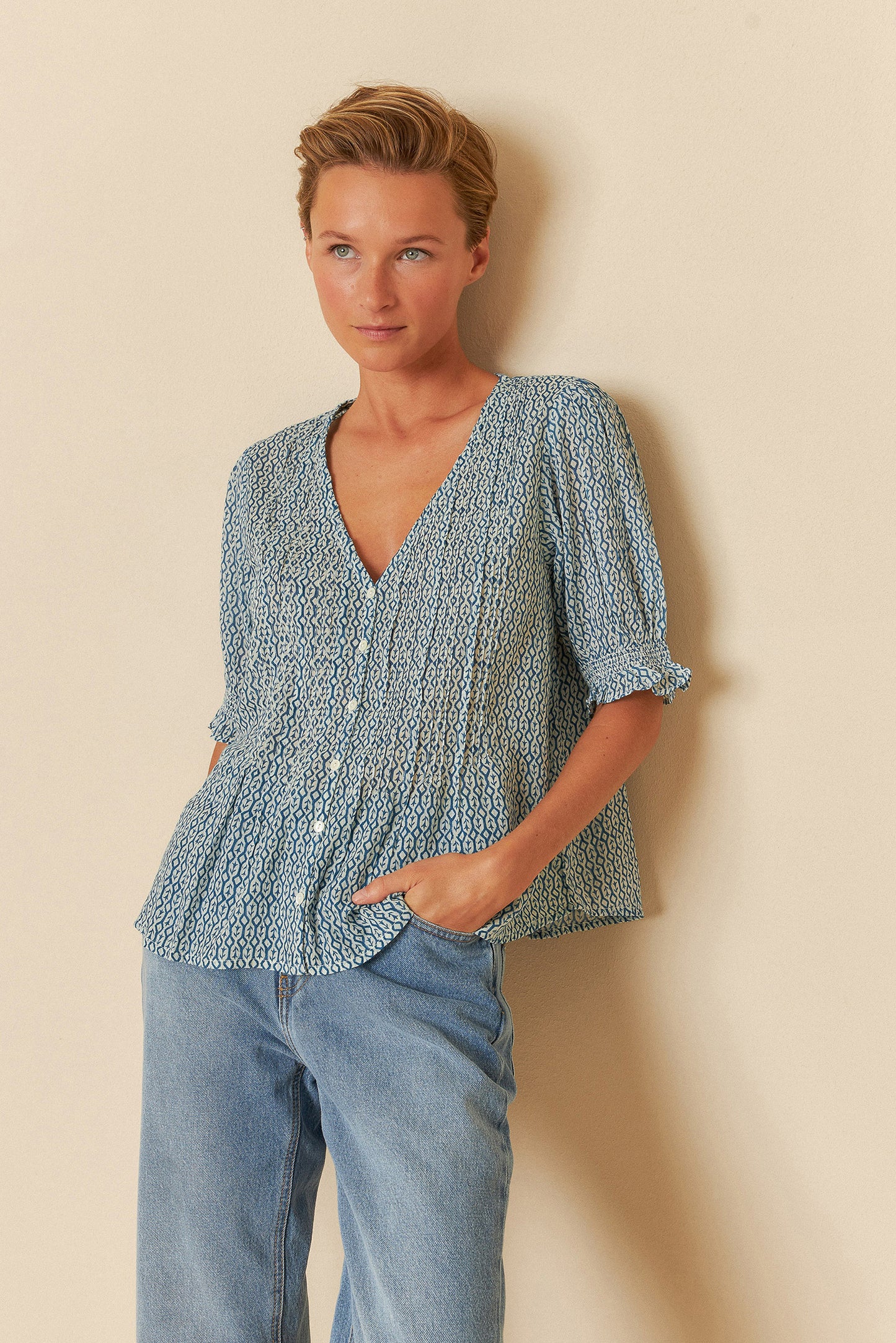 [CL] ELASTIC SHORT SLEEVE SHIRT