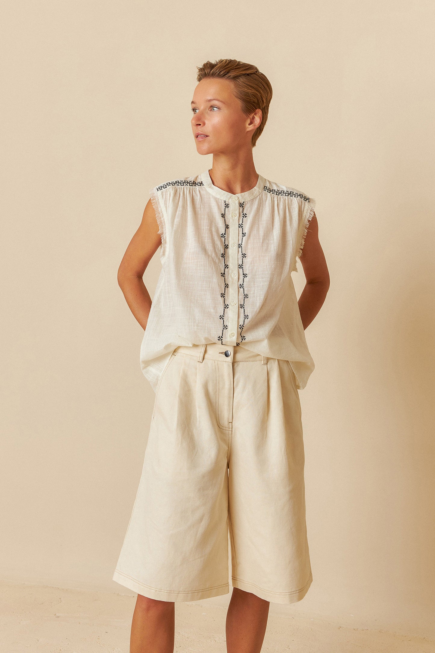 [CL] CROSS-STITCH EMBROIDERED SHIRT