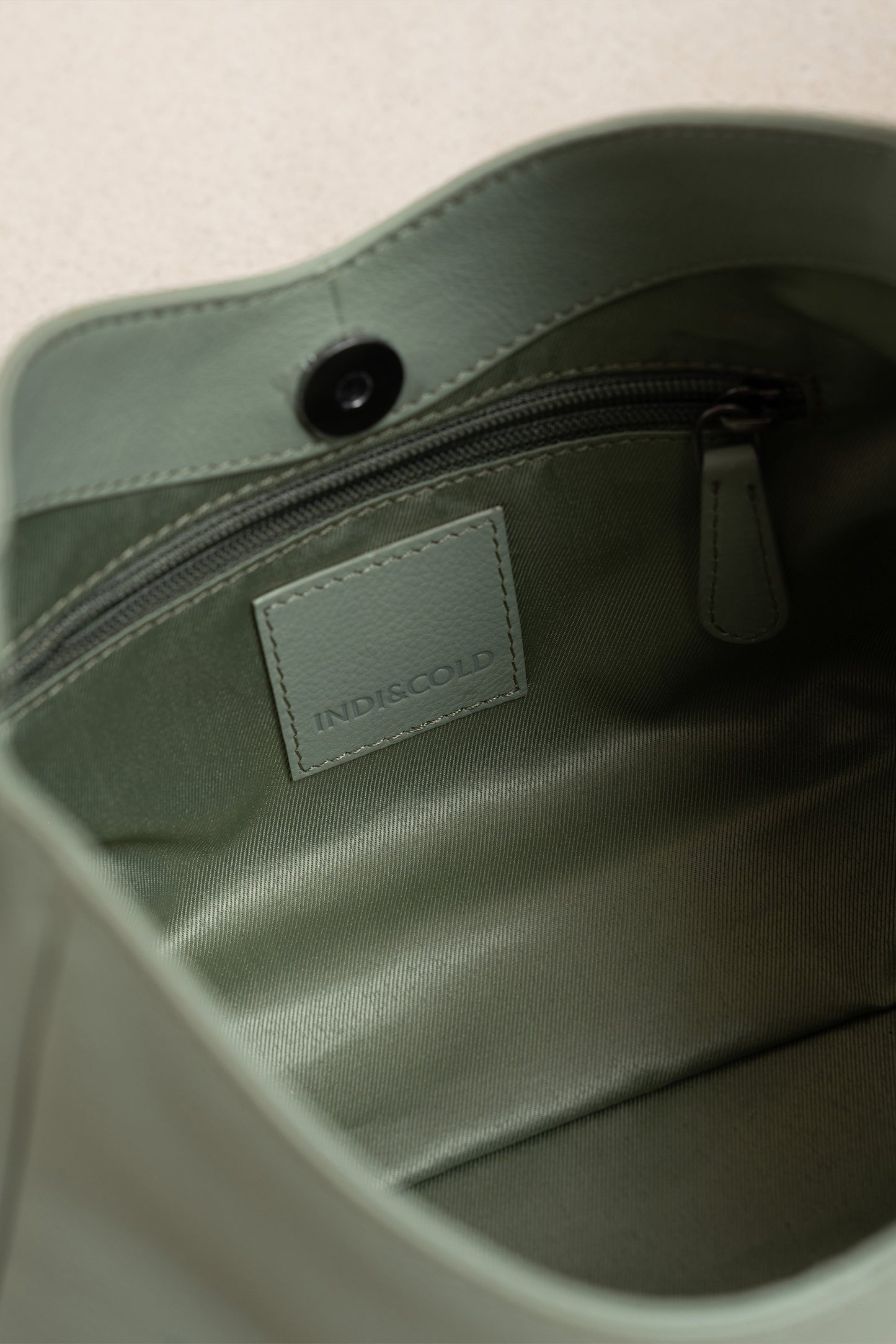 SAC À POIGNÉE EN CUIR TRESSÉ