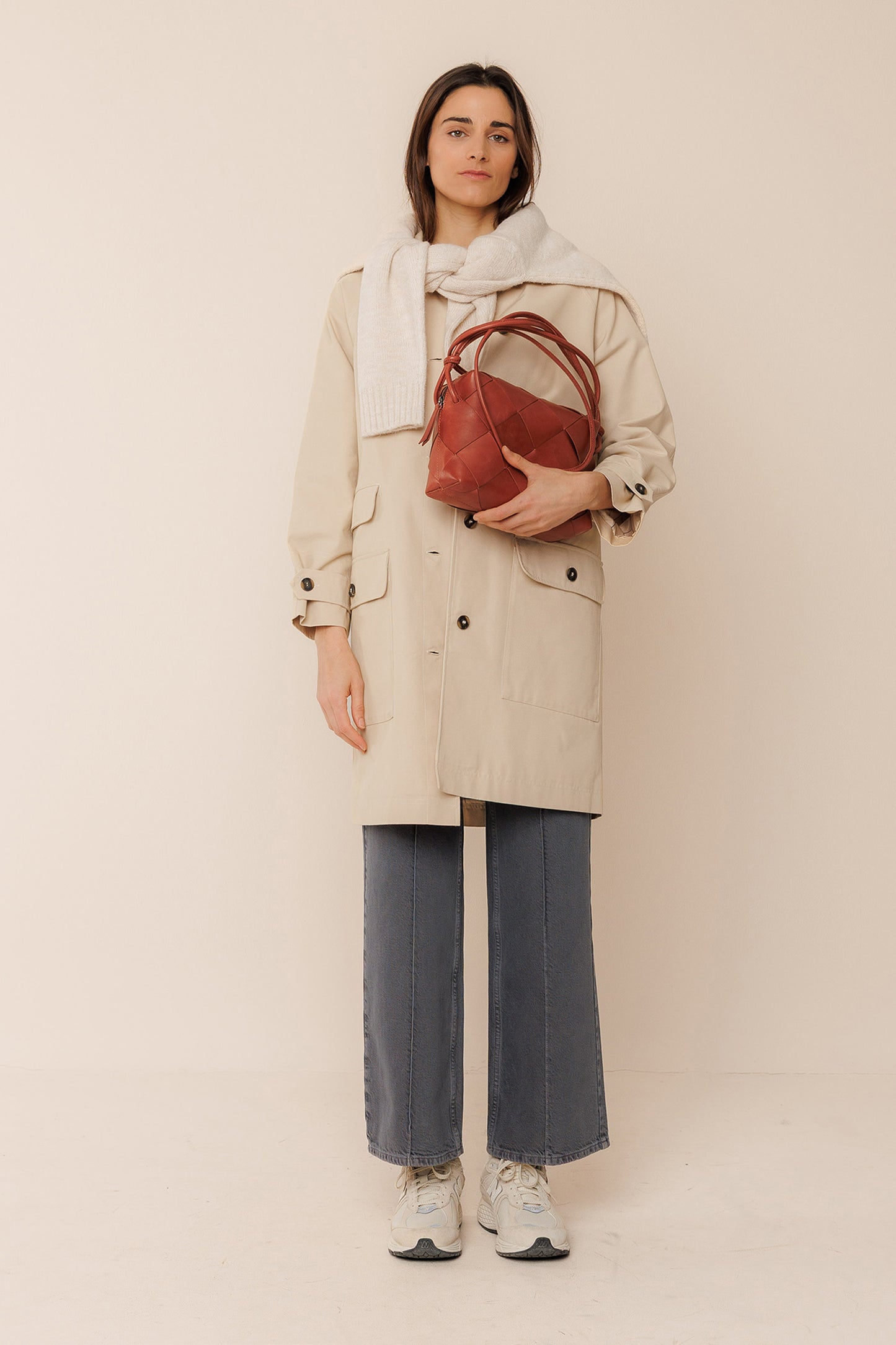LEATHER BOX CROSSBODY BAG