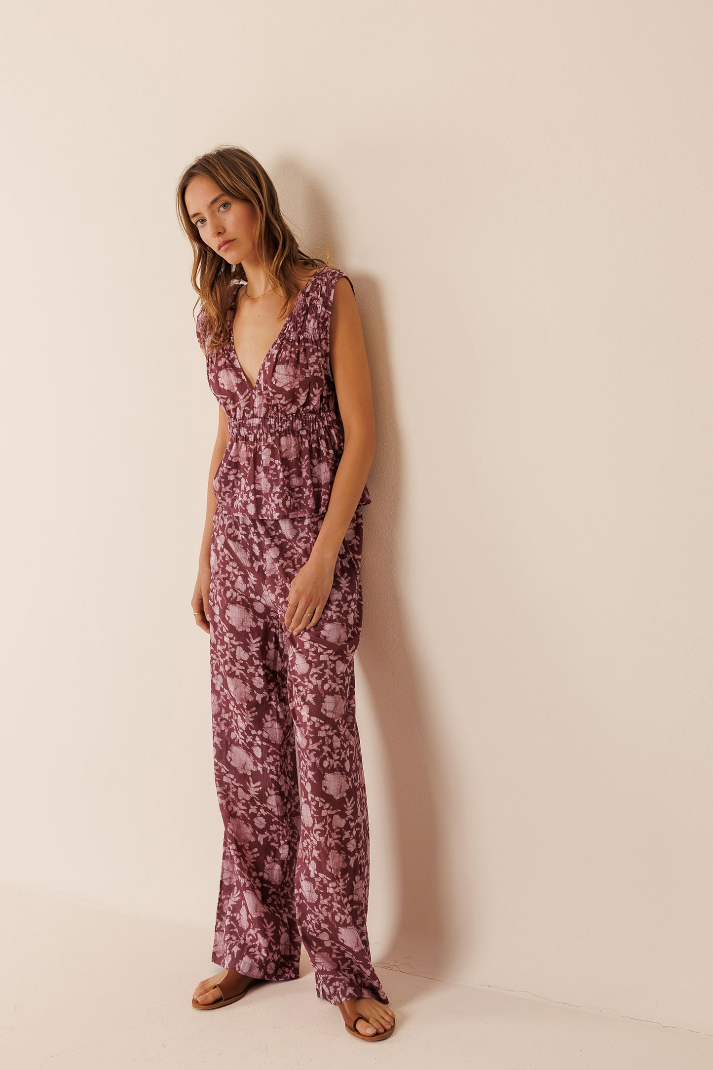 [CL] TOP WITH ELASTIC DETAILS