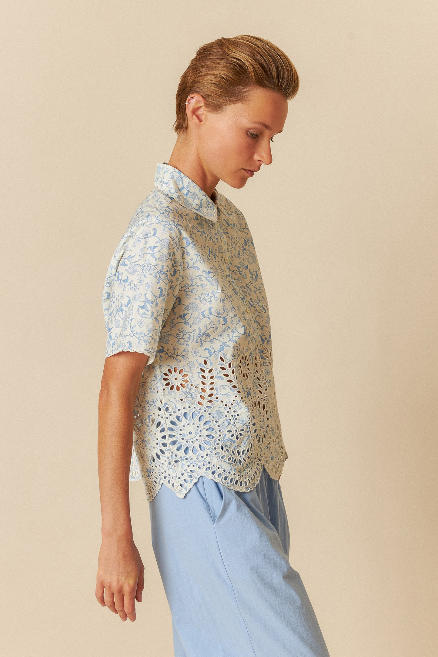 CAMISA ESTAMPADA POPELIN BORDADO