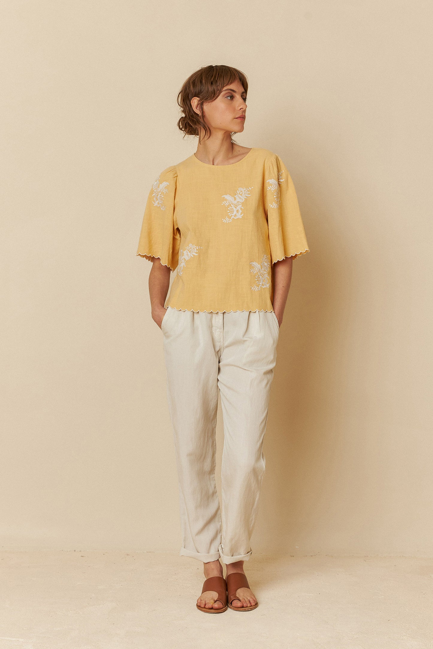 [CL] BUTTERFLY SLEEVE BLOUSE