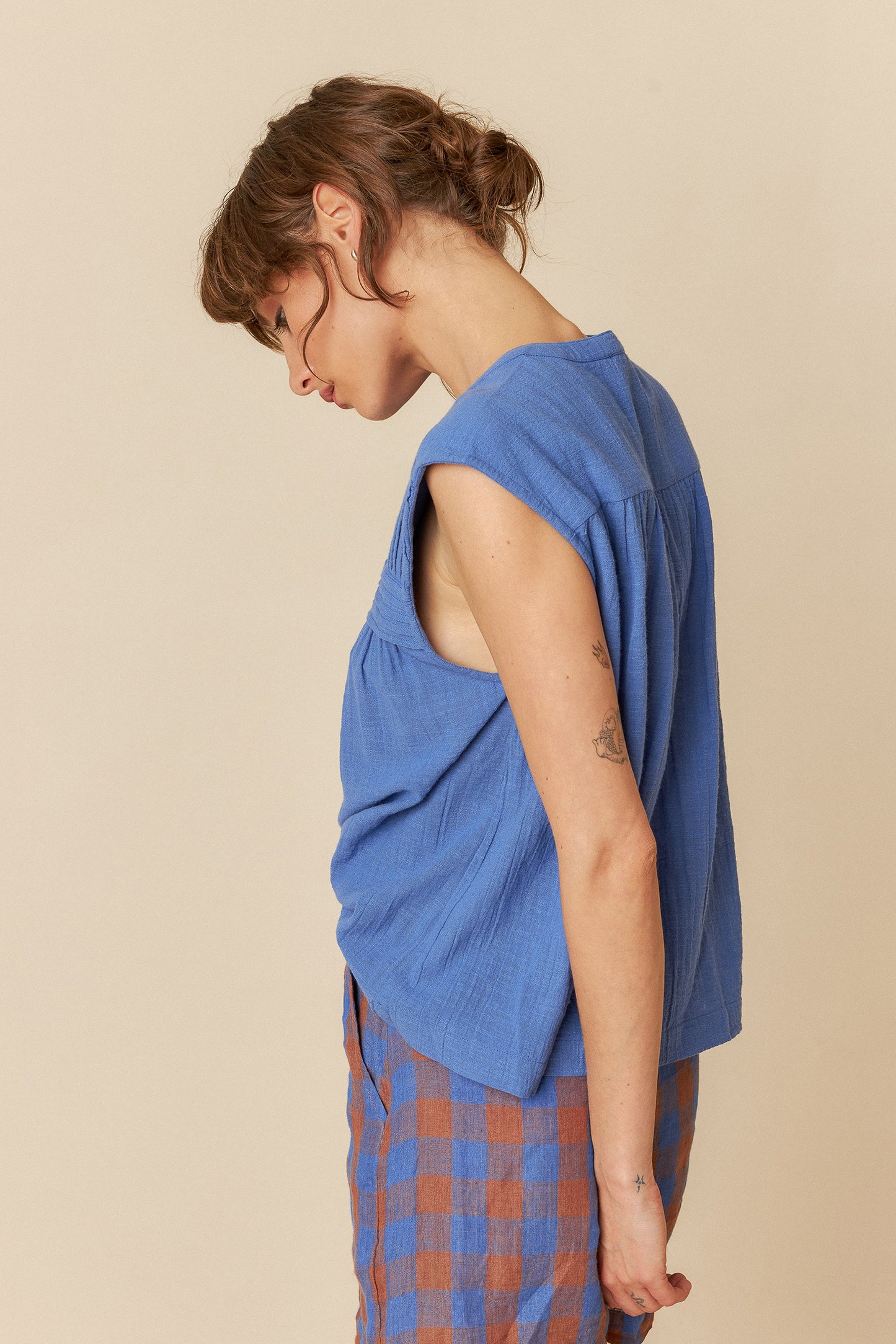 GAUZE PLEATED BLOUSE