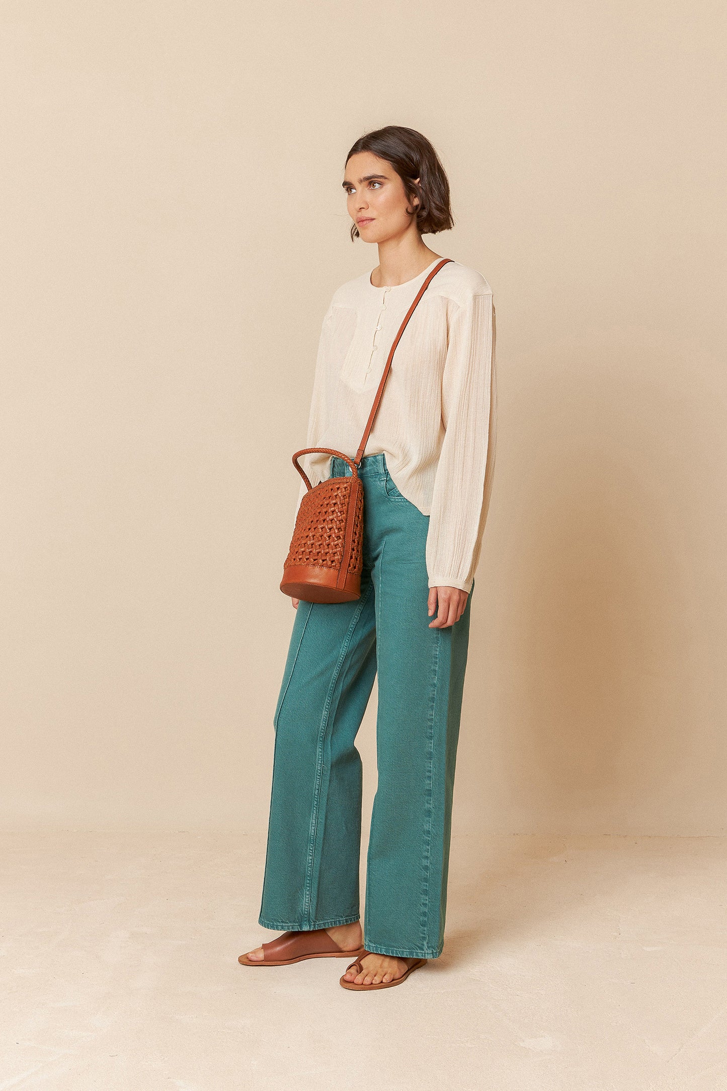 [CL] BOMBED SLEEVE BLOUSE