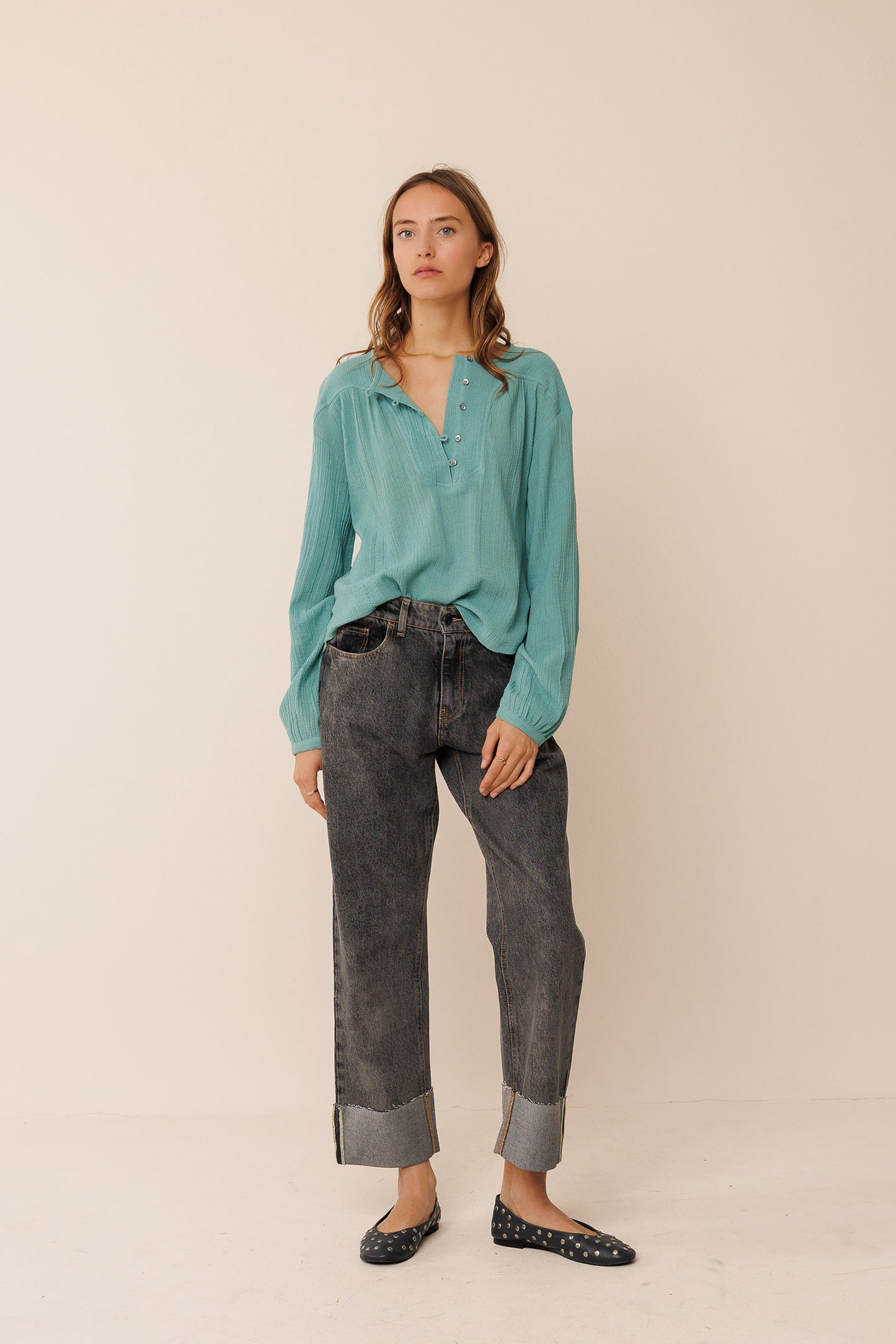 BOMBED SLEEVE BLOUSE