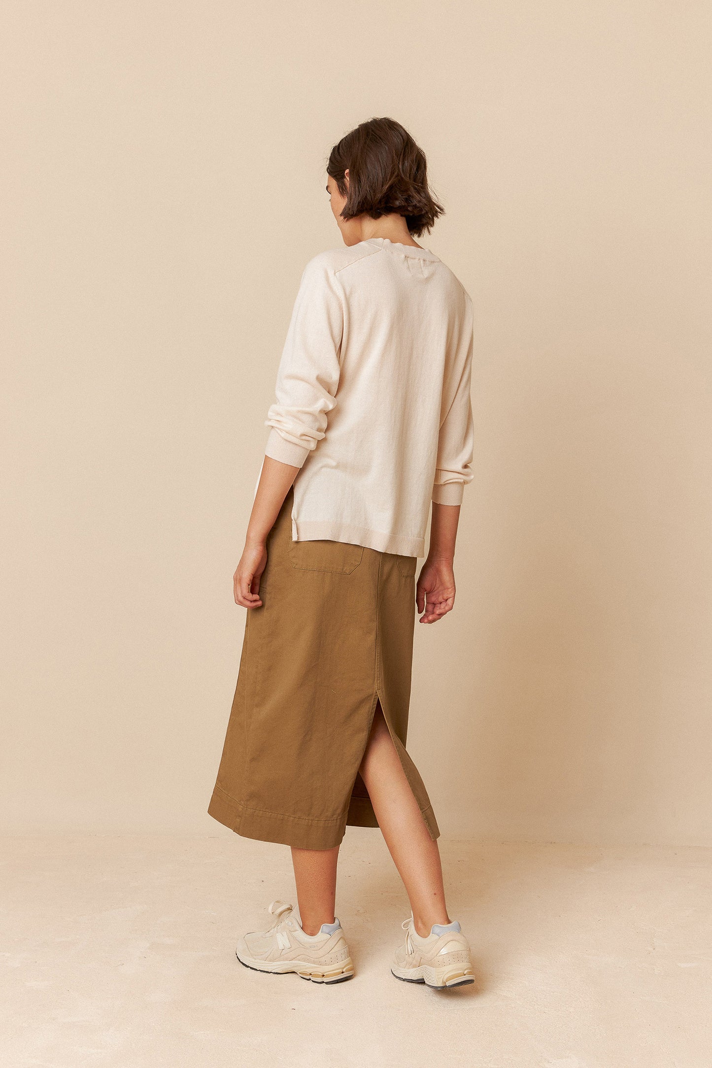 RAGLAN SLEEVE KNIT SWEATER