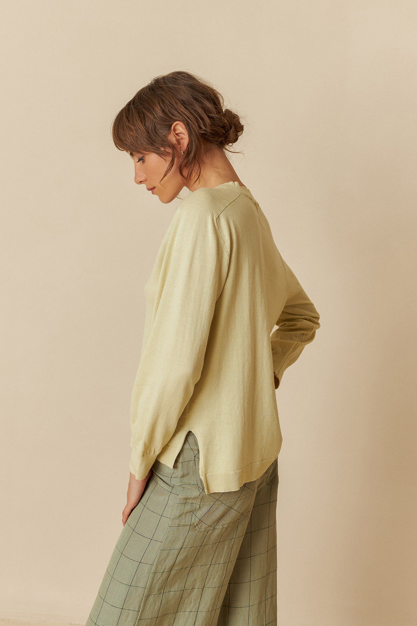 RAGLAN SLEEVE KNIT SWEATER