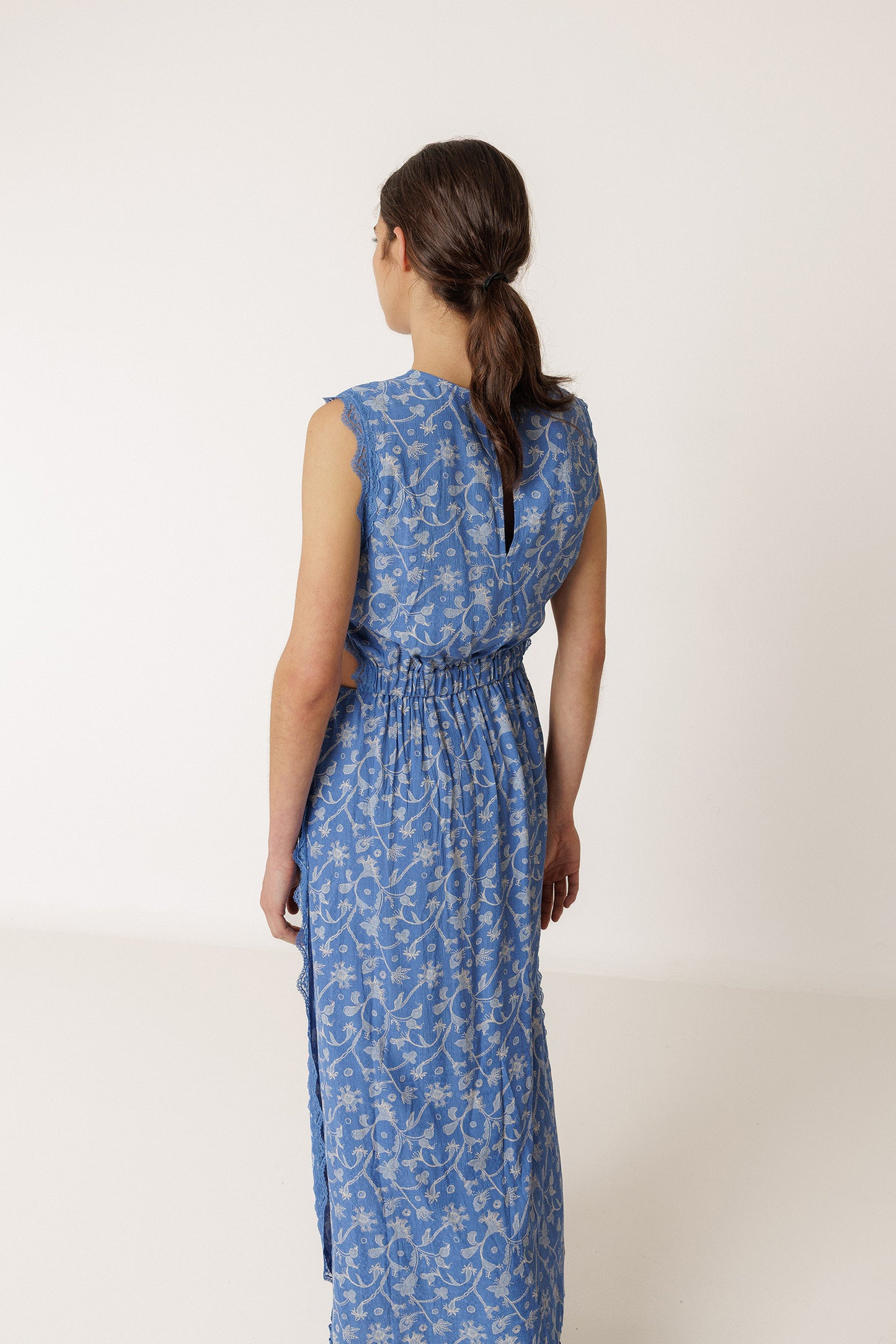 LONG LACE DRESS
