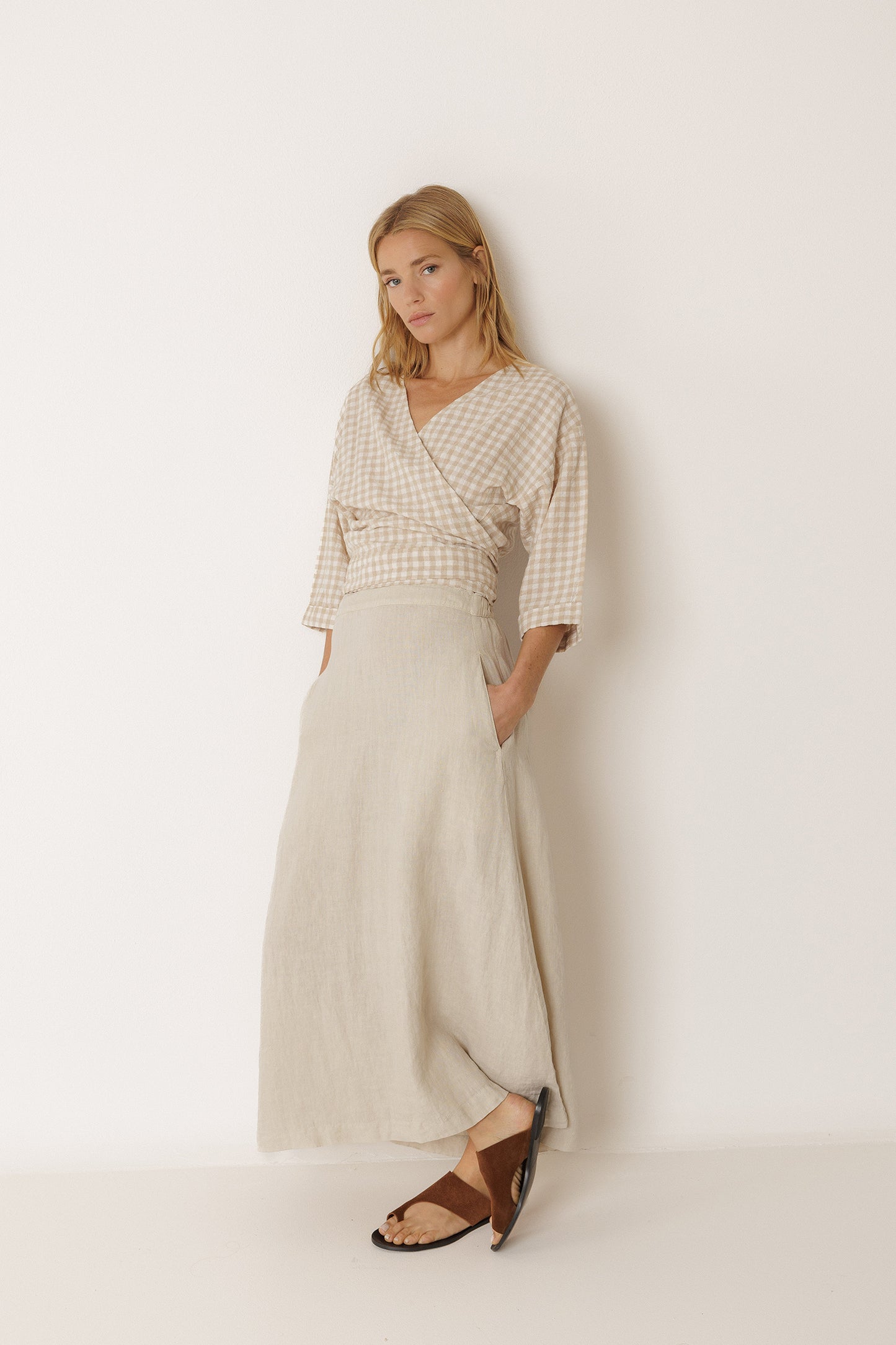 MULTIPOSITION-TIE CROP SHIRT