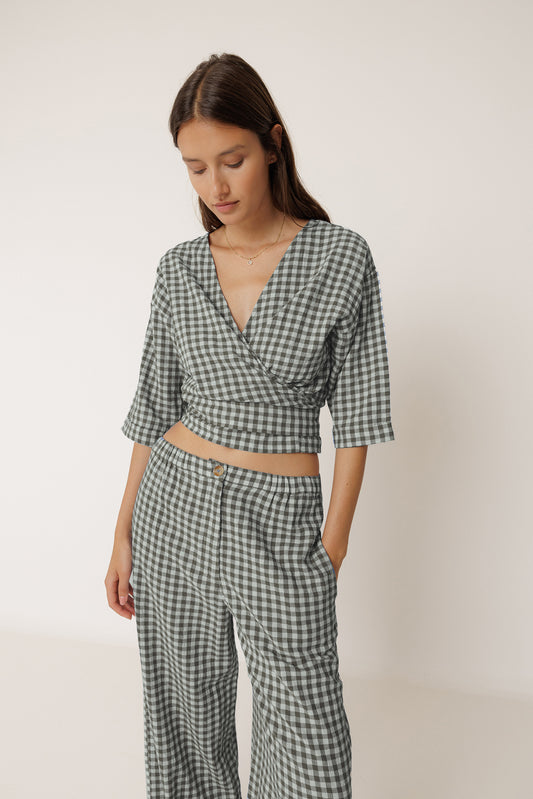 MULTIPOSITION-TIE CROP SHIRT 1