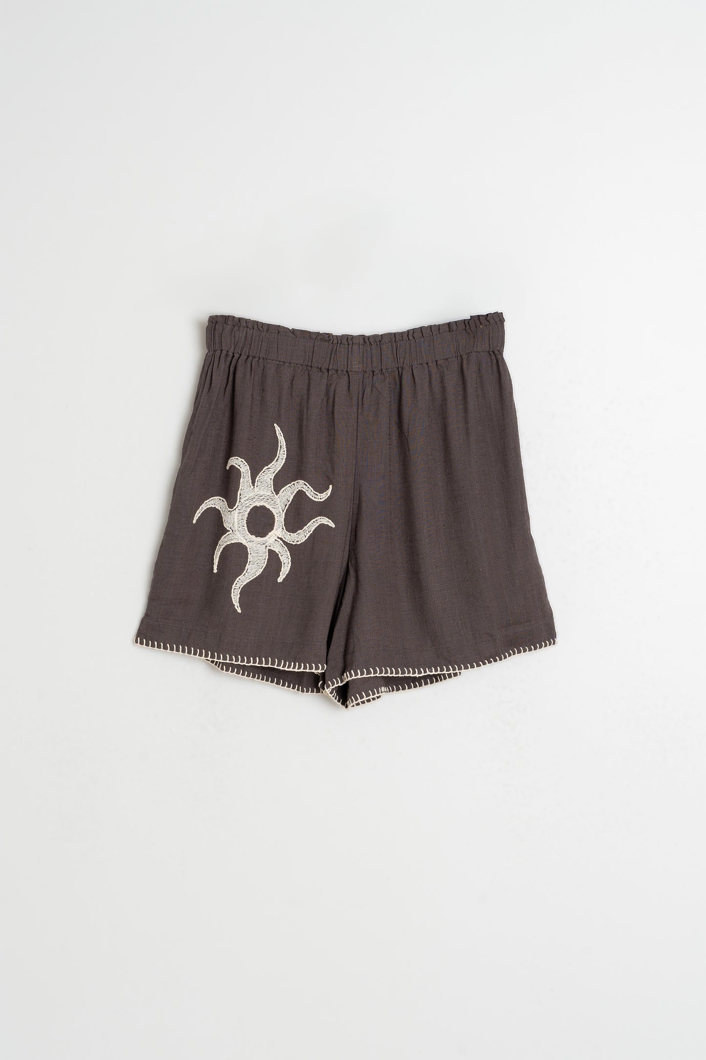 PANTALÓN SHORT ENGOMADO