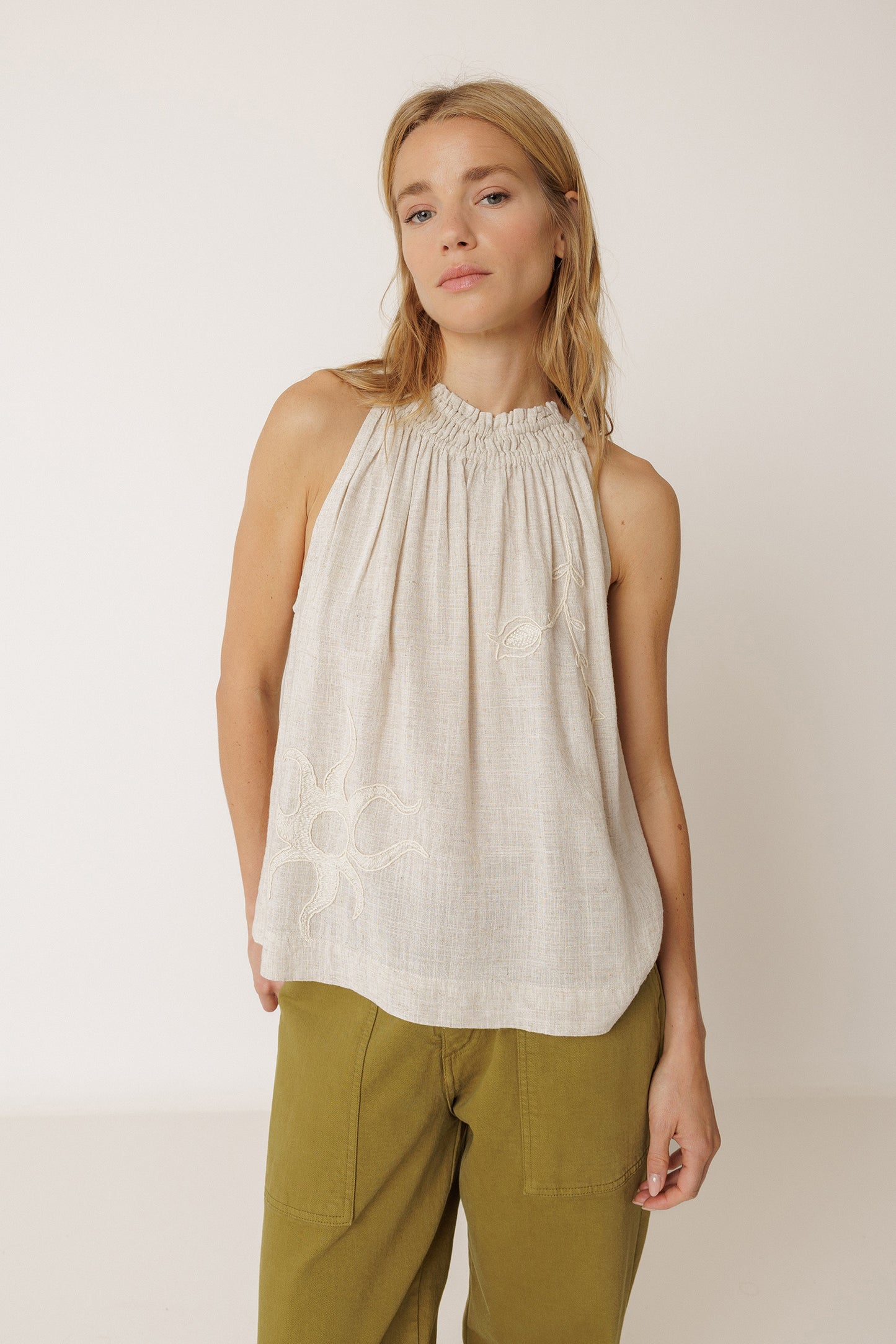 TOP HALTER BORDADO