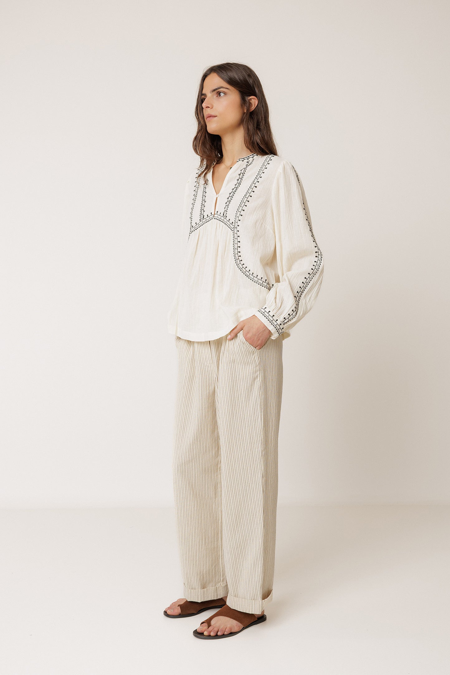 ETHNIC-EMBROIDERY BLOUSE