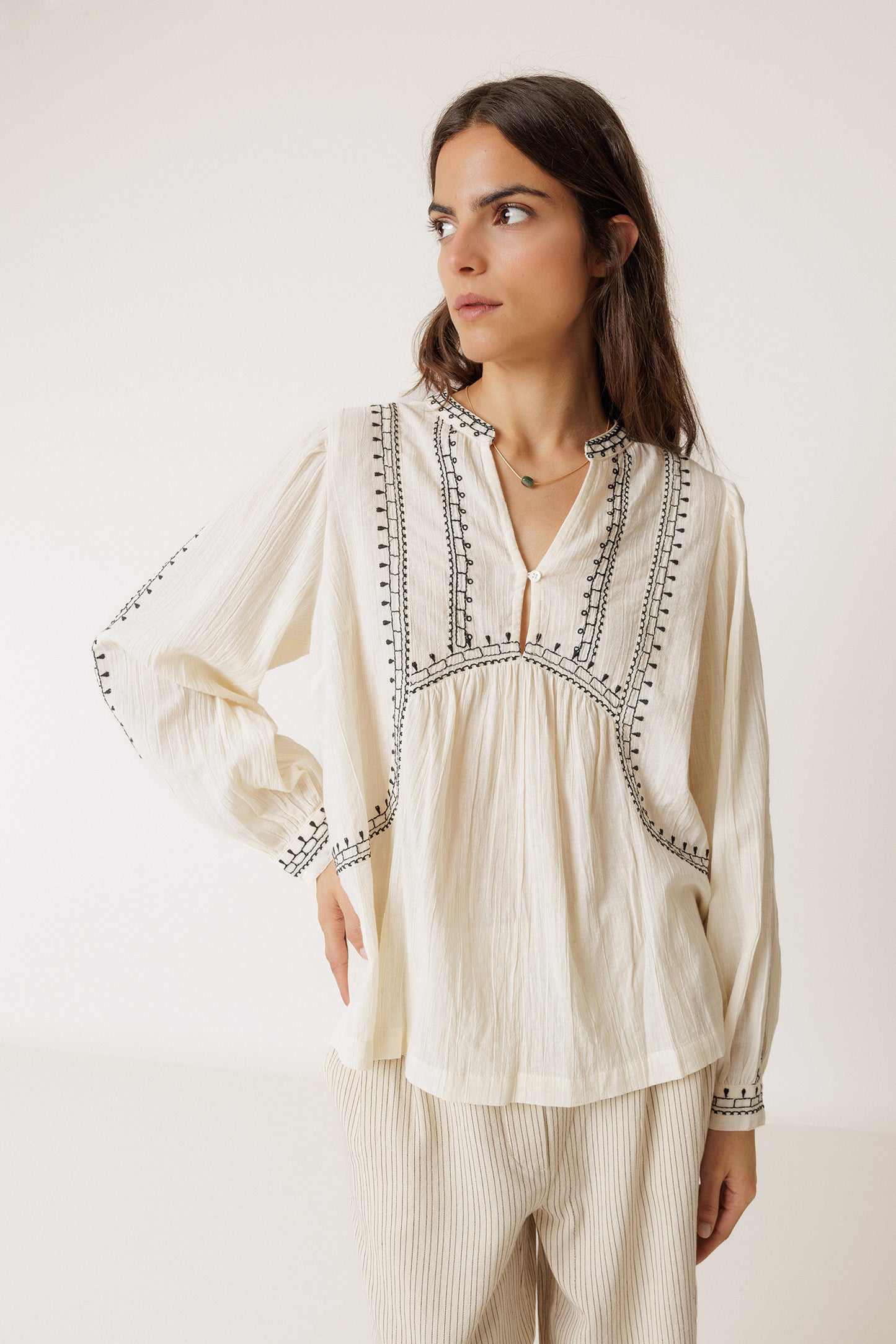ETHNIC-EMBROIDERY BLOUSE