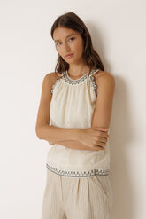 CONTRAST-EMBROIDERY TOP