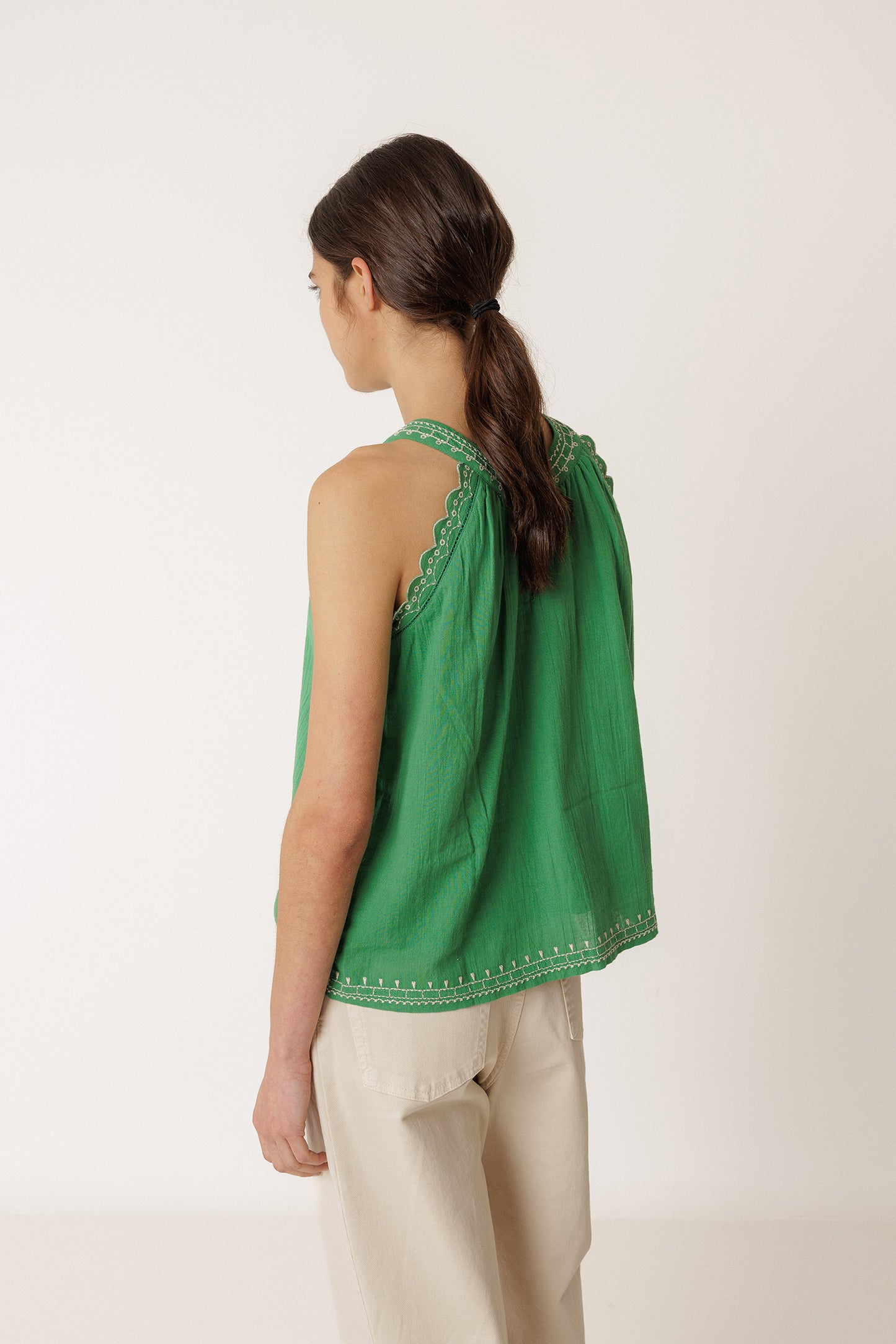 CONTRAST-EMBROIDERY TOP