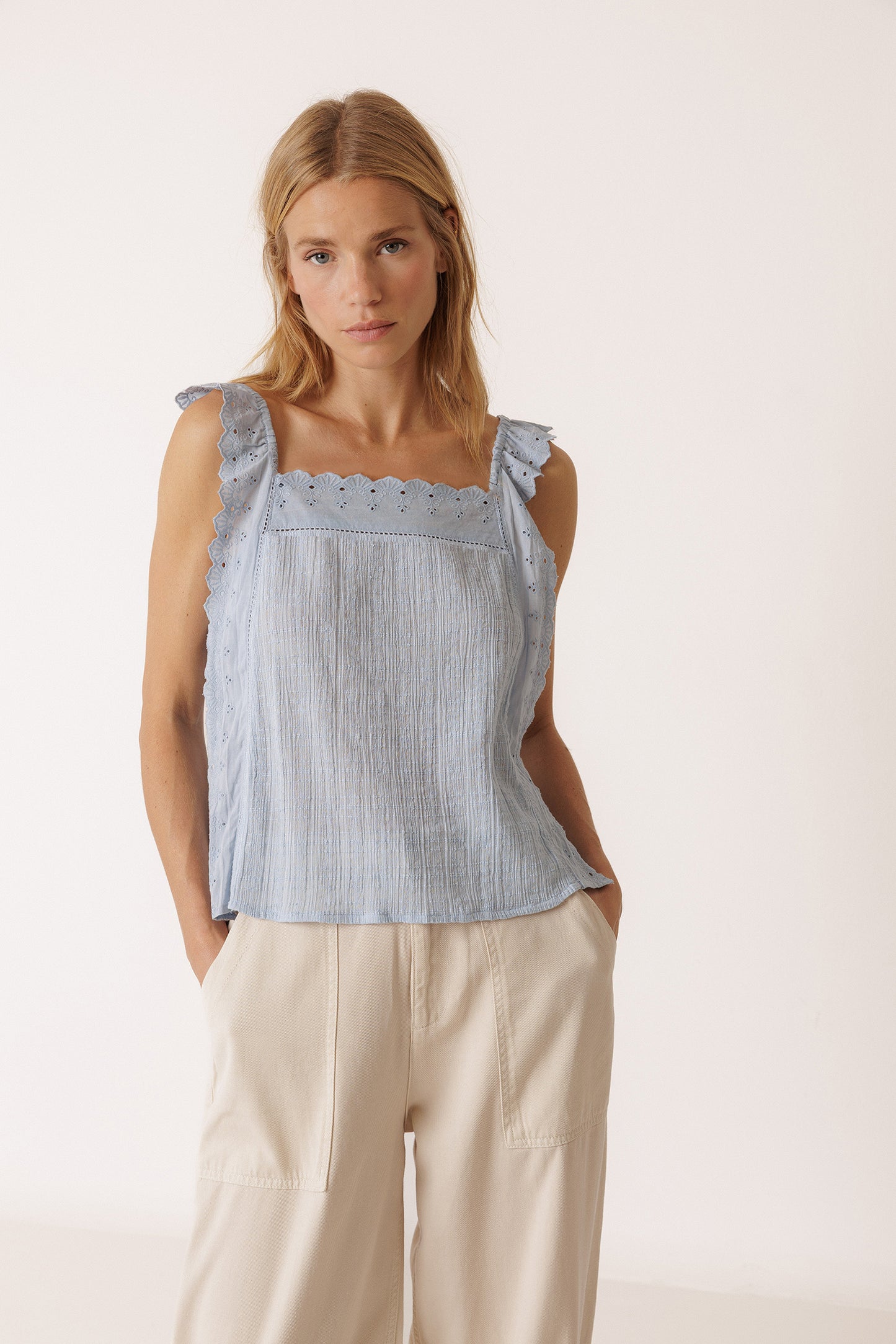 [CL] STRAPPY LACE TOP