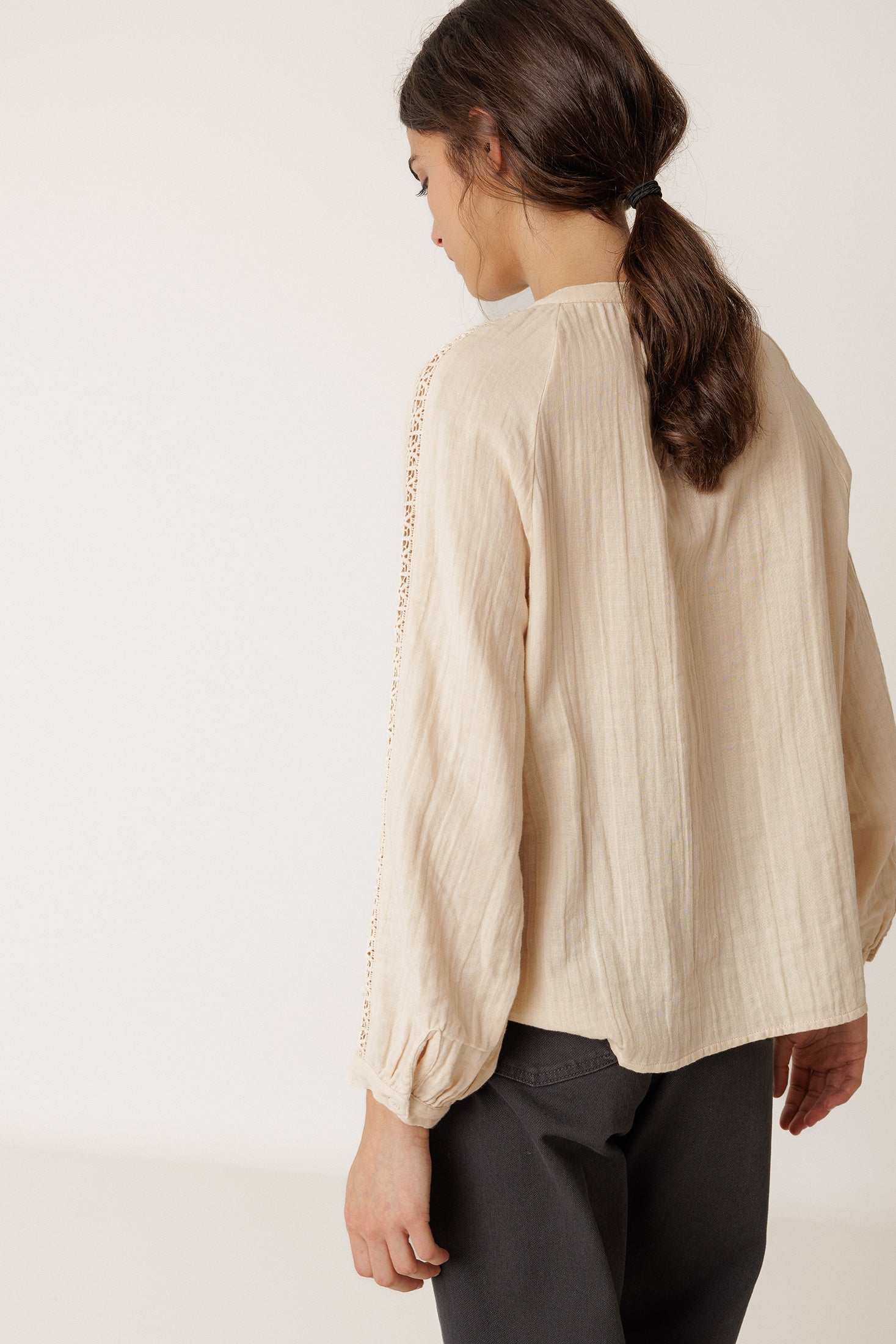 DOUBLE-GAUZE LACE SHIRT | INDI&COLD