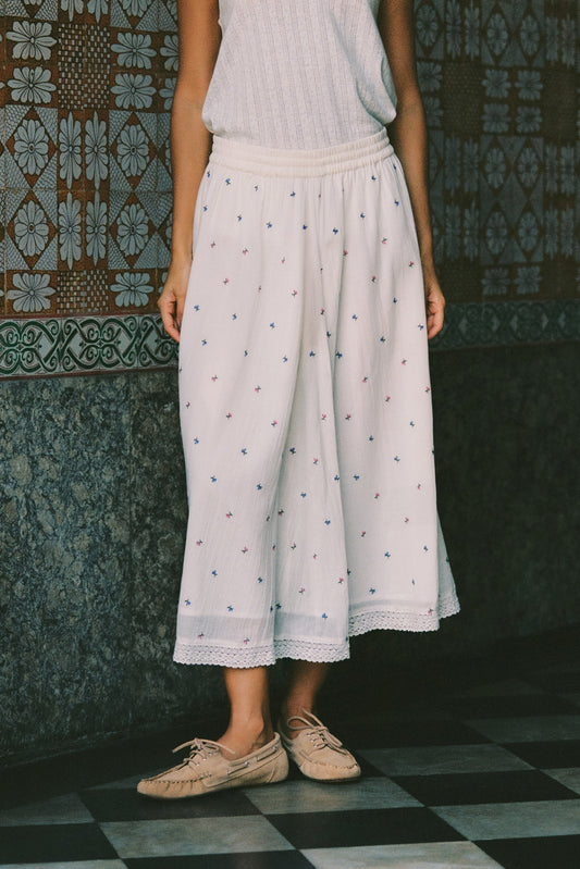 FALDA BORDADOS FLOR 2