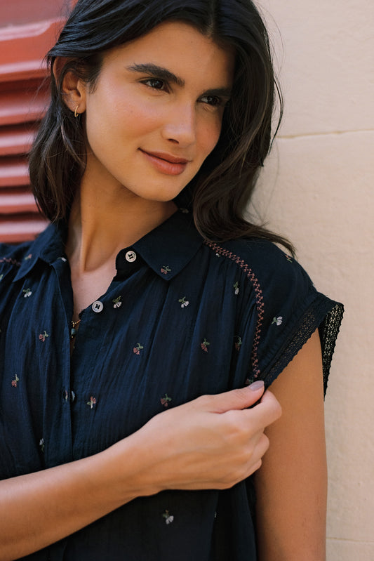 CAMISA BORDADOS FLOR 4